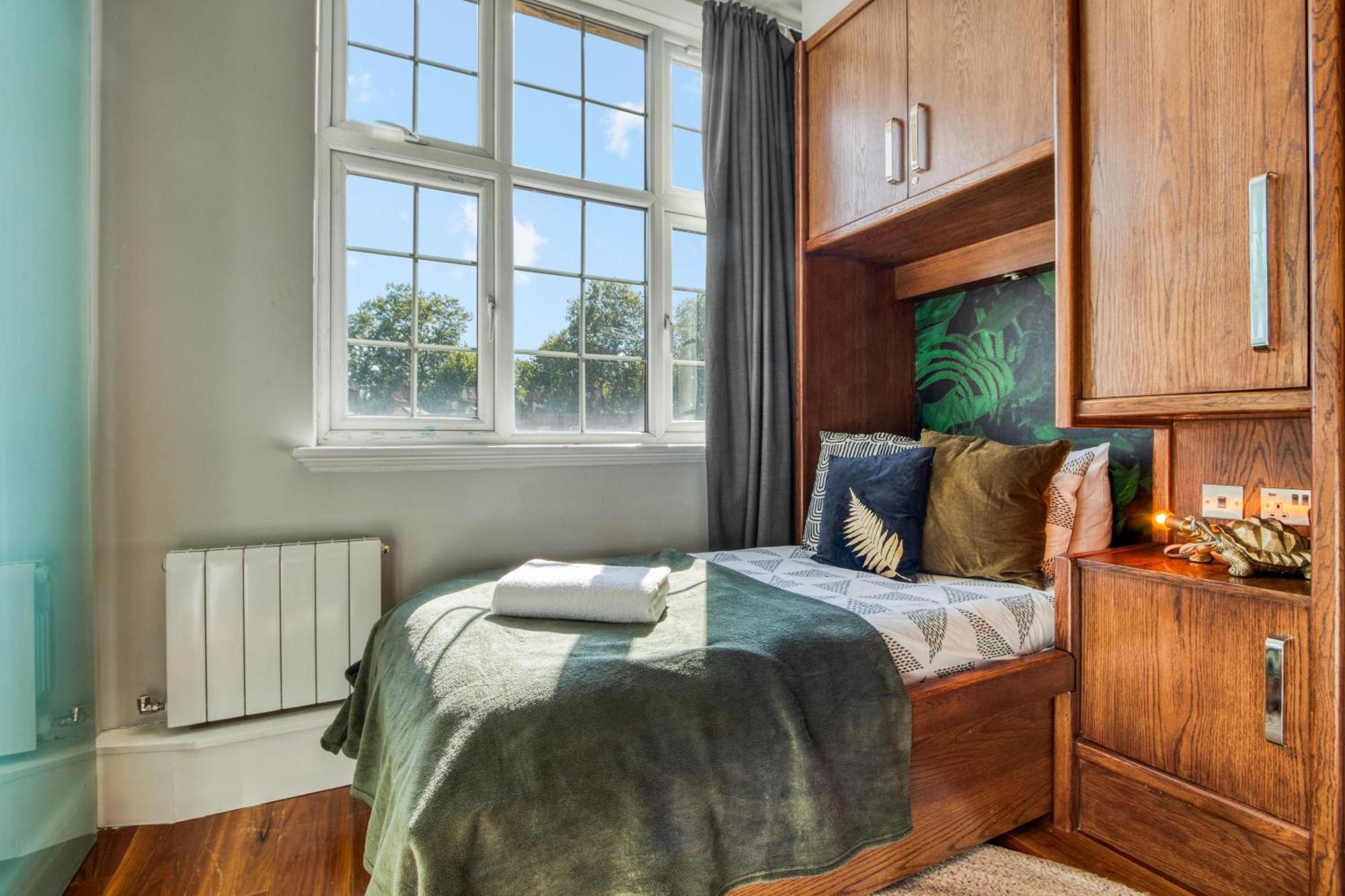 Luxe - Hyde Park - 2bed 3bath A/c + Lift Apartment