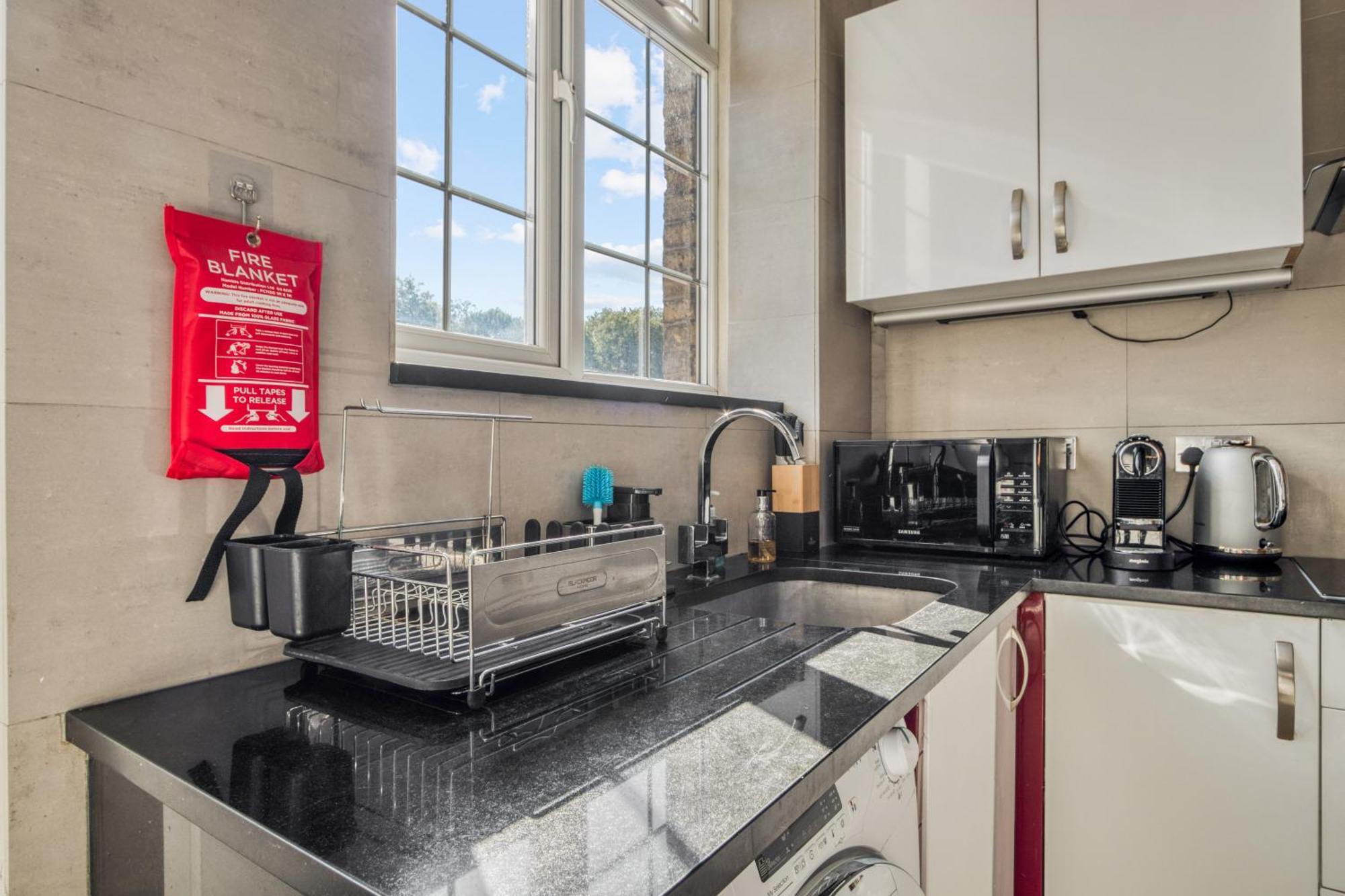 Luxe - Hyde Park - 2bed 3bath A/c + Lift *