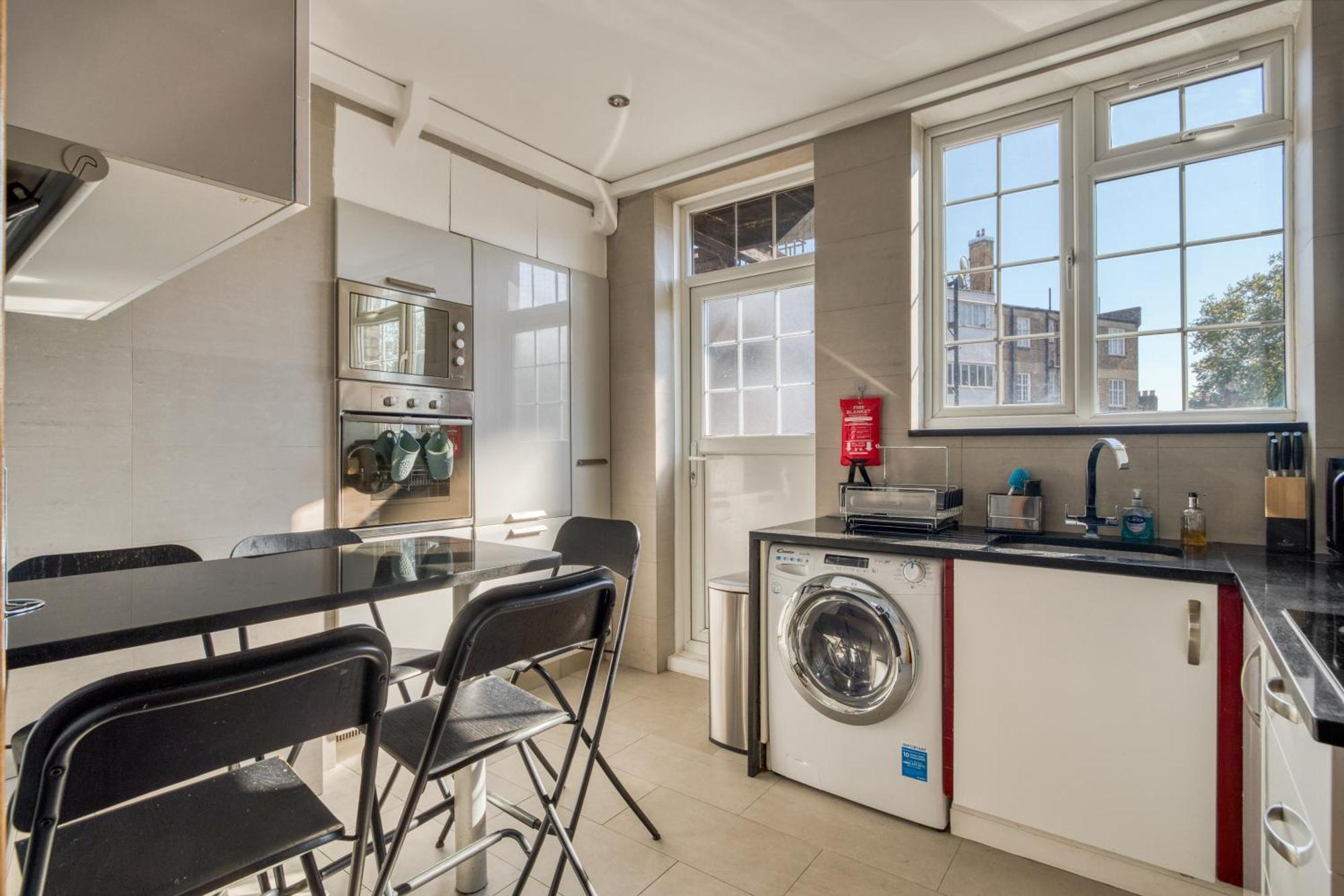 Apartment Luxe - Hyde Park - 2bed 3bath A/c + Lift