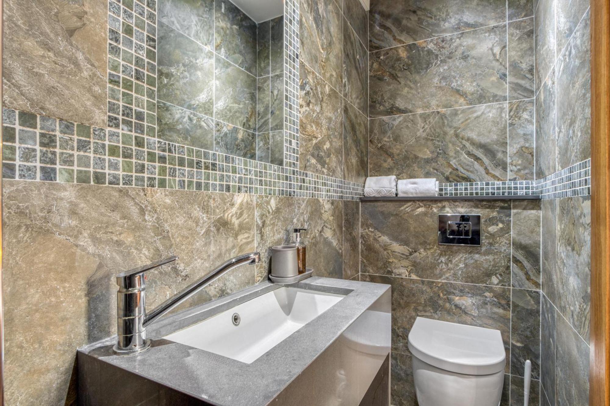 Apartment Luxe - Hyde Park - 2bed 3bath A/c + Lift *